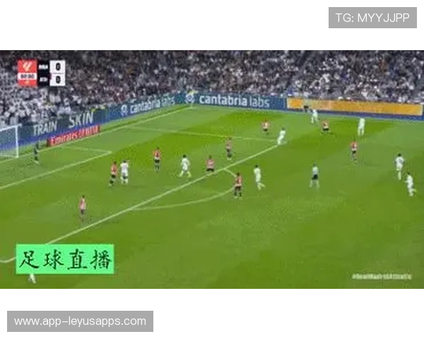 老将补时轰出世界波，打哭对手后卫