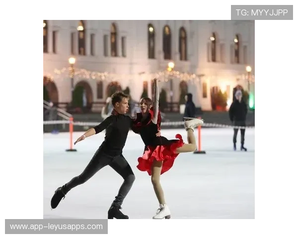 花样滑冰选手演出惊艳，评分引热议，花样滑冰2020