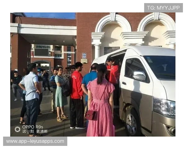 西南大学教师招聘考场奔跑进场，校方回应解释，西南大学招聘教师2020